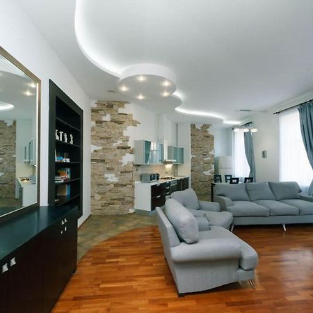 شقة Lux Near Maidan, Khreschutyk 3Br كييف المظهر الخارجي الصورة
