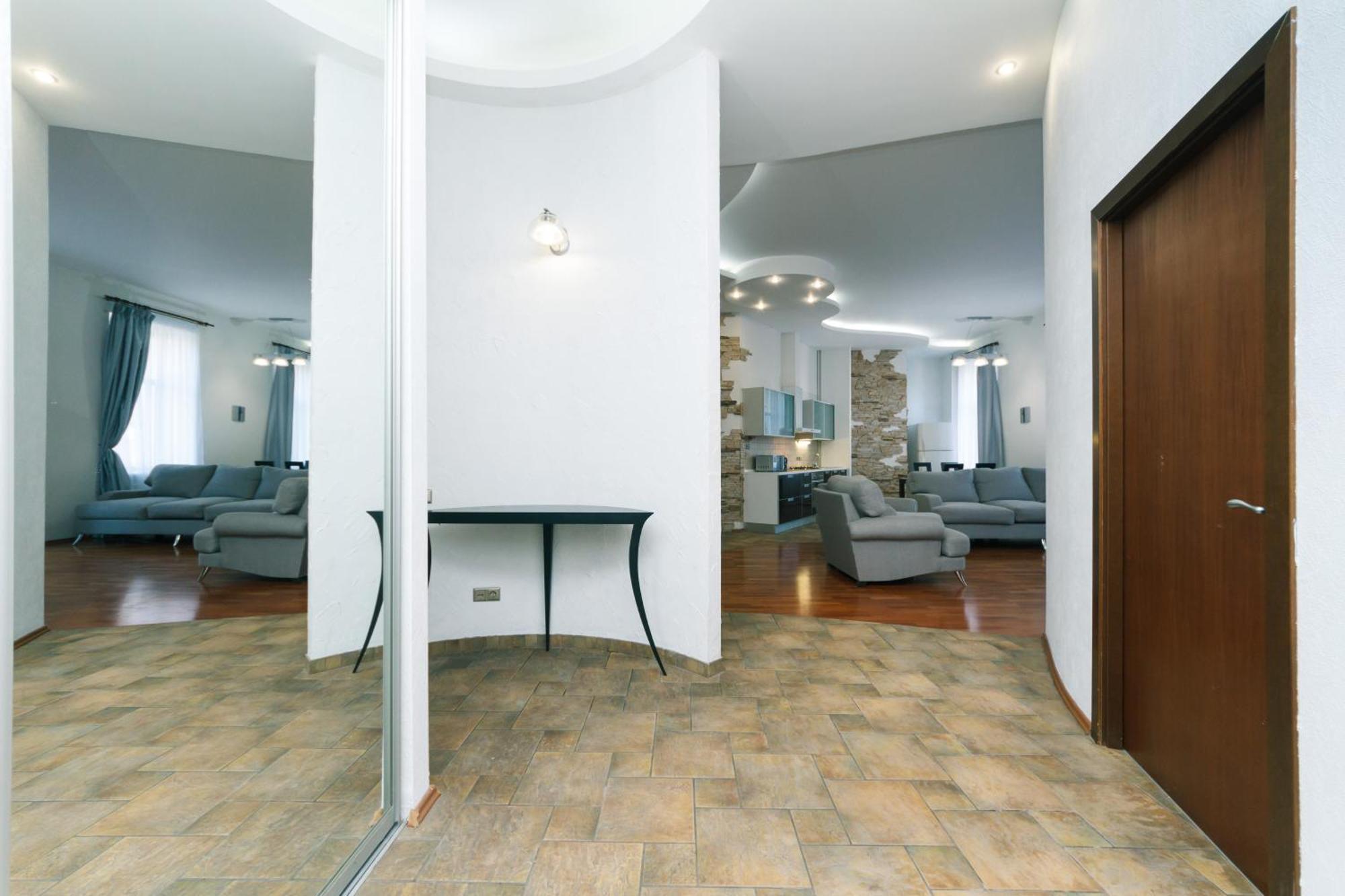 شقة Lux Near Maidan, Khreschutyk 3Br كييف المظهر الخارجي الصورة