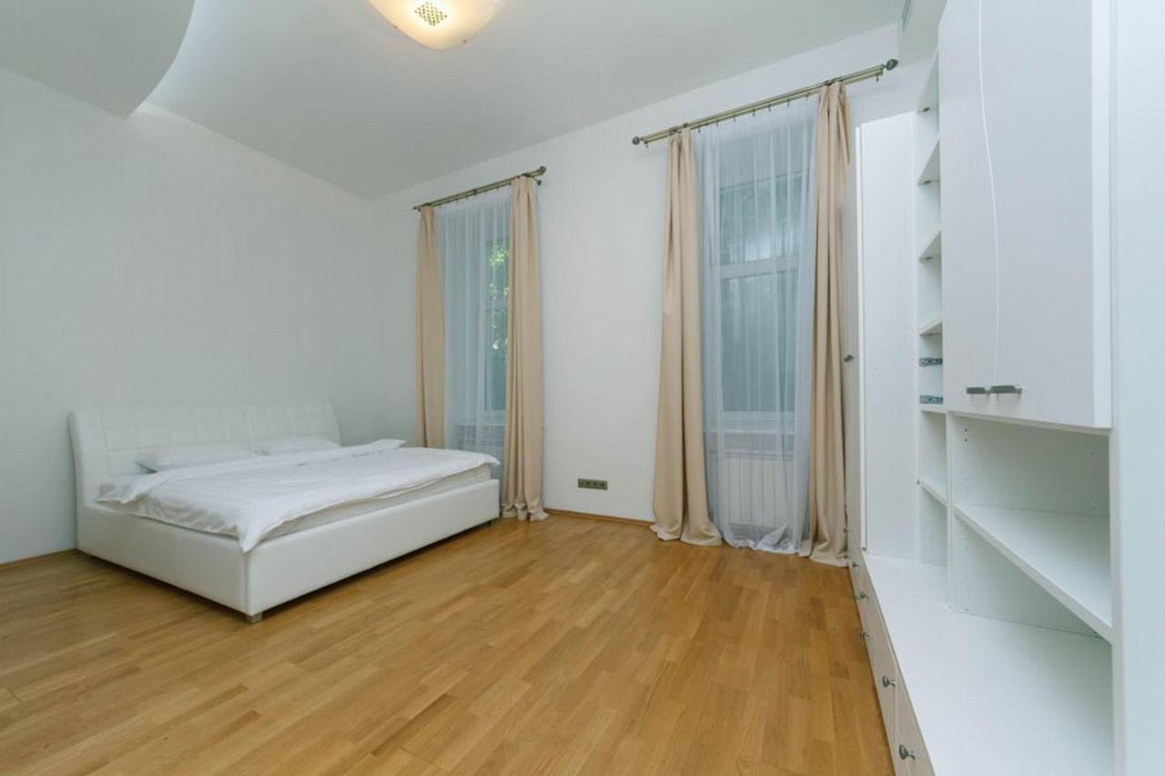 شقة Lux Near Maidan, Khreschutyk 3Br كييف المظهر الخارجي الصورة