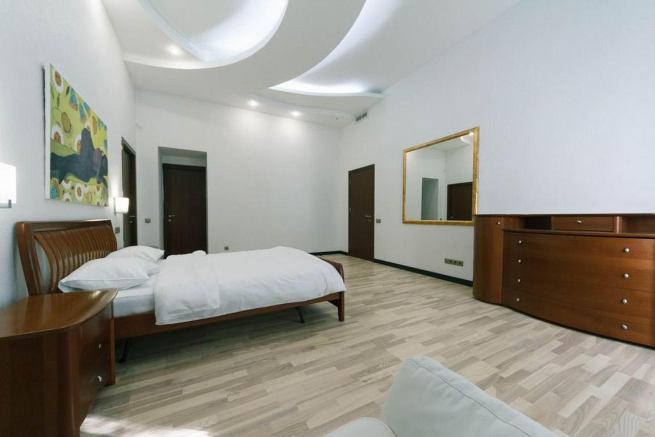 شقة Lux Near Maidan, Khreschutyk 3Br كييف المظهر الخارجي الصورة